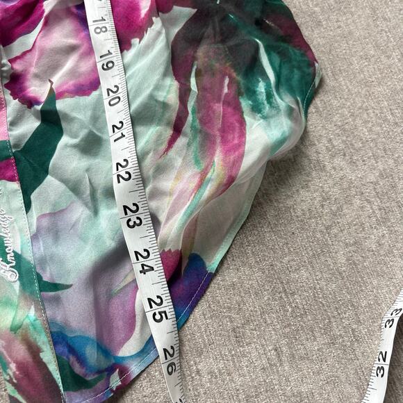 Robert Graham Silk Blend Blouse - Picture 7 of 7